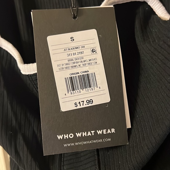 Black button tank top - Picture 2 of 2